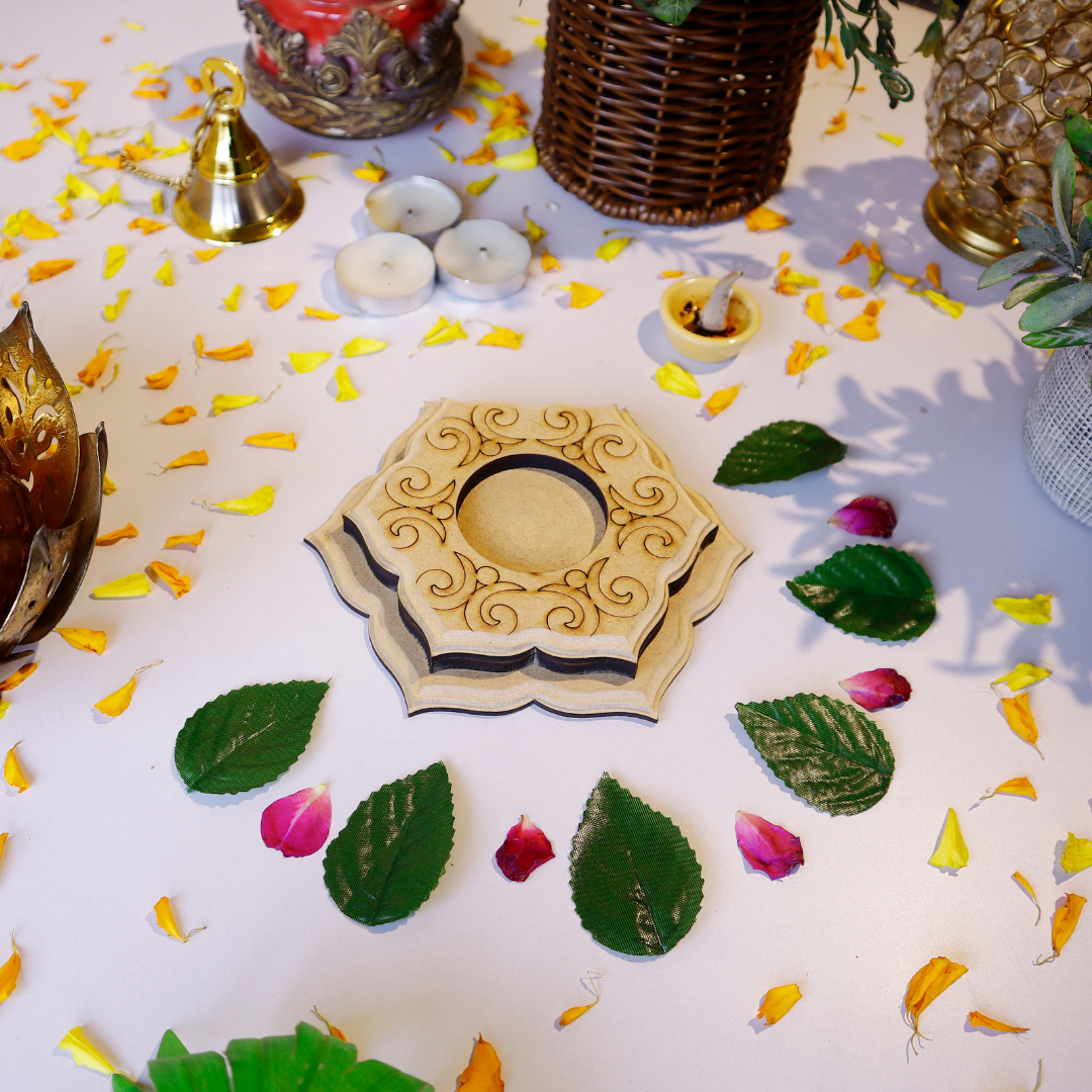 Hand Carved Edge Pre Mark Tea Light Avon