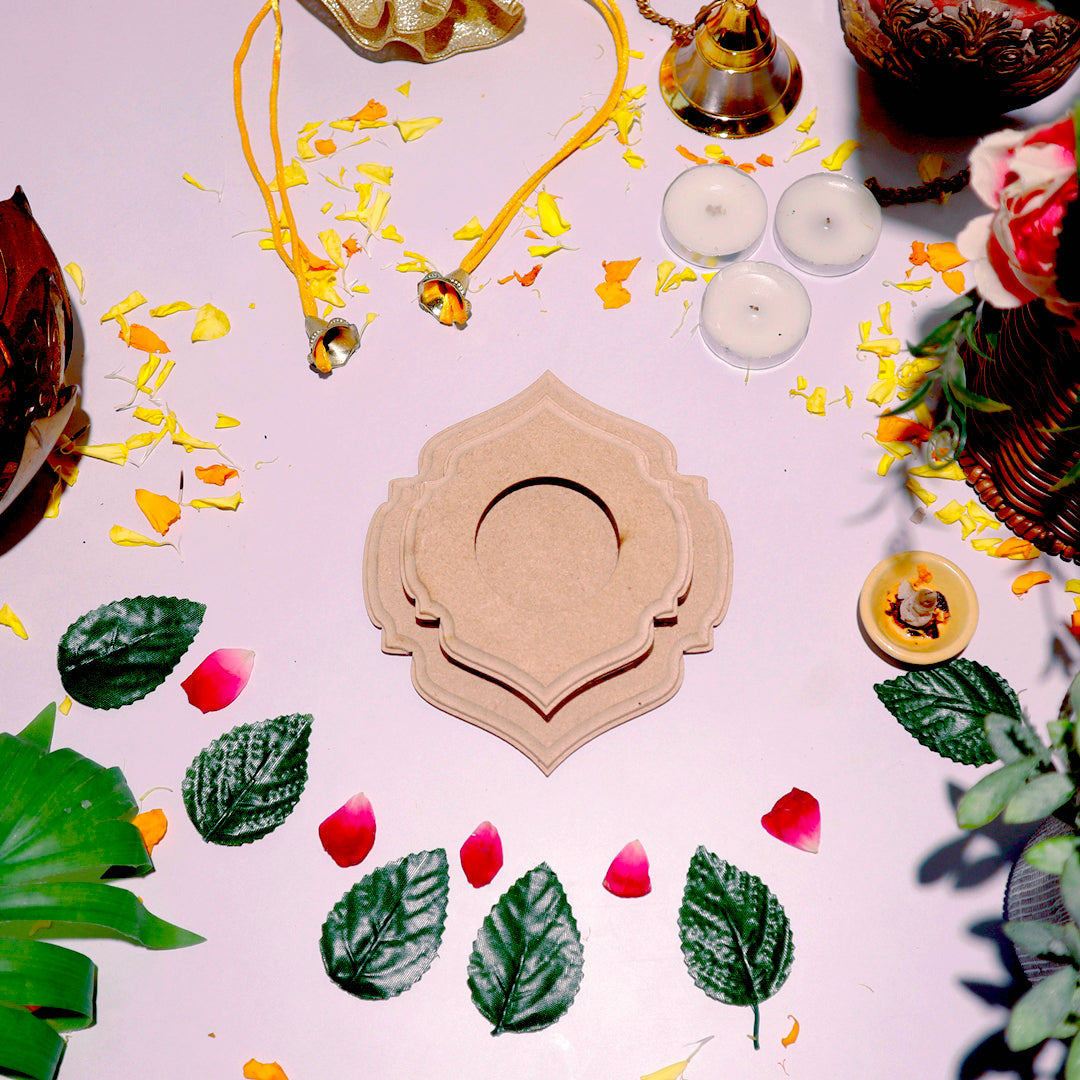 Hand Carved Edge Tea Light Curved Damask