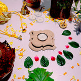 Hand Carved Edge Tea Light Elegant Damask