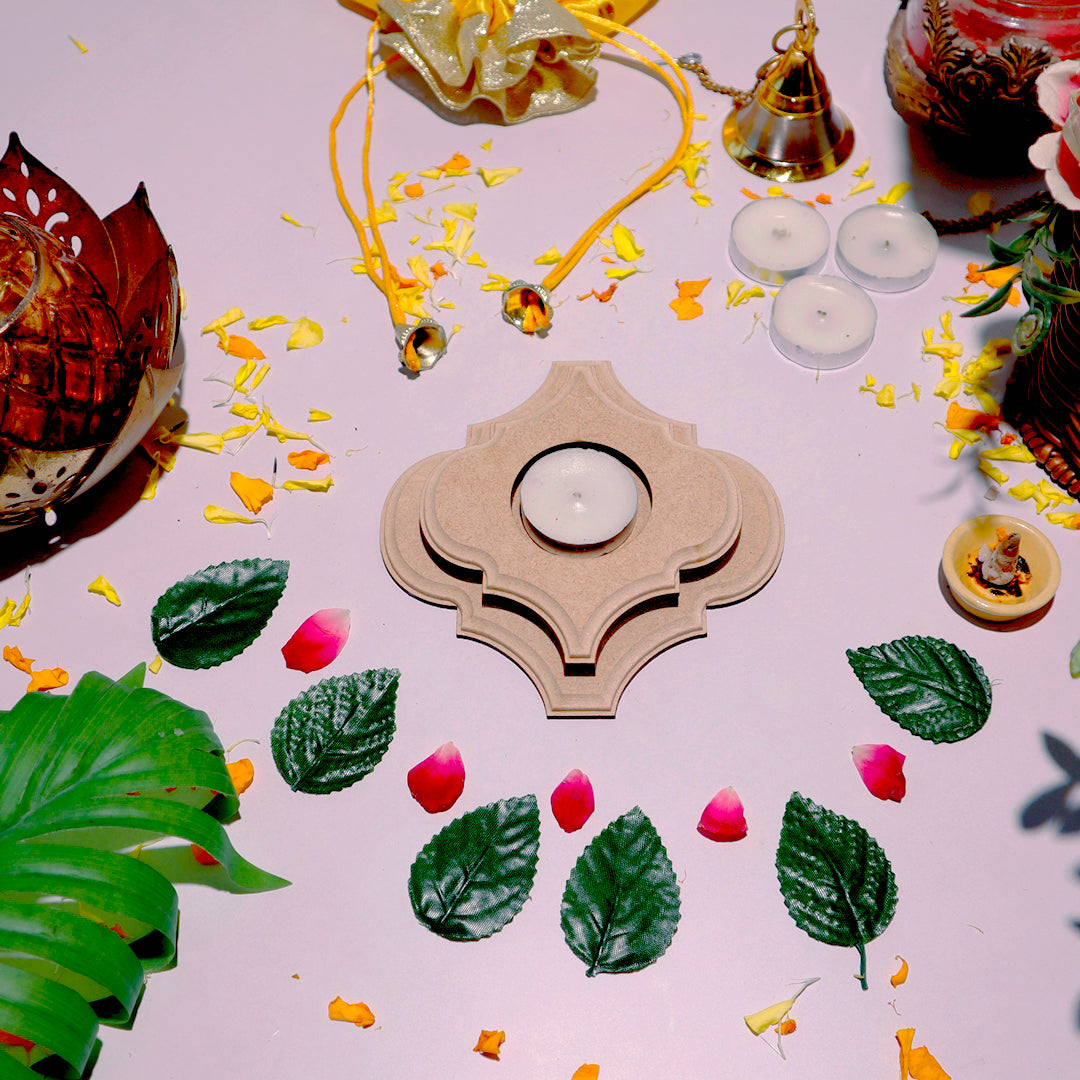 Hand Carved Edge Tea Light Elegant Damask