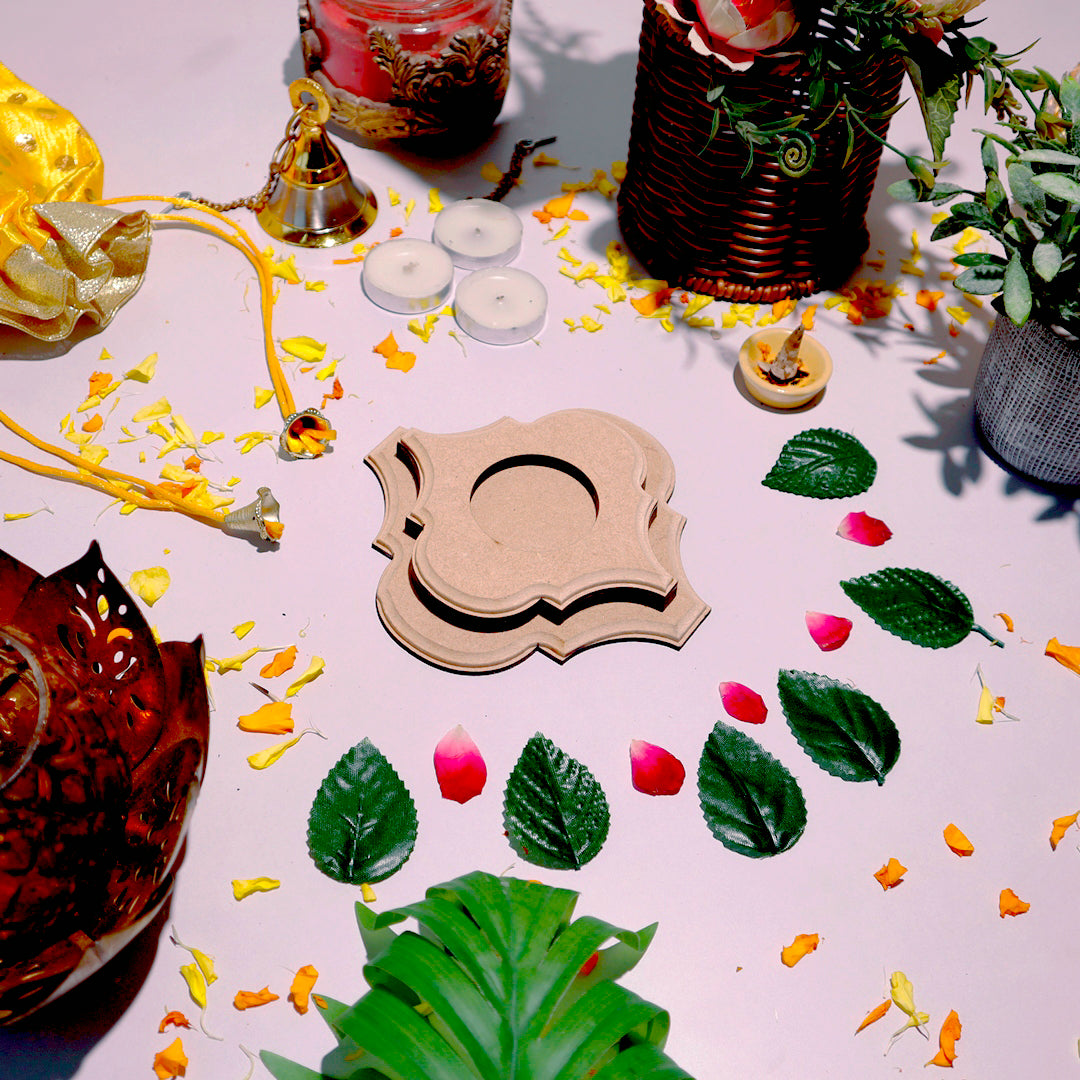 Hand Carved Edge Tea Light Elegant Damask