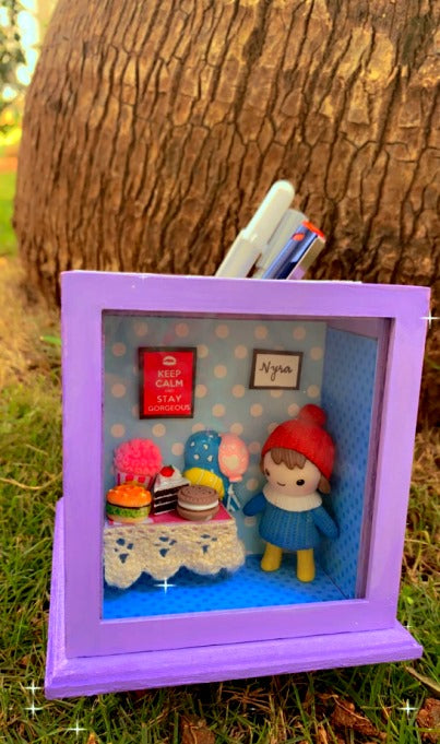 Shadow Box Pen Stand